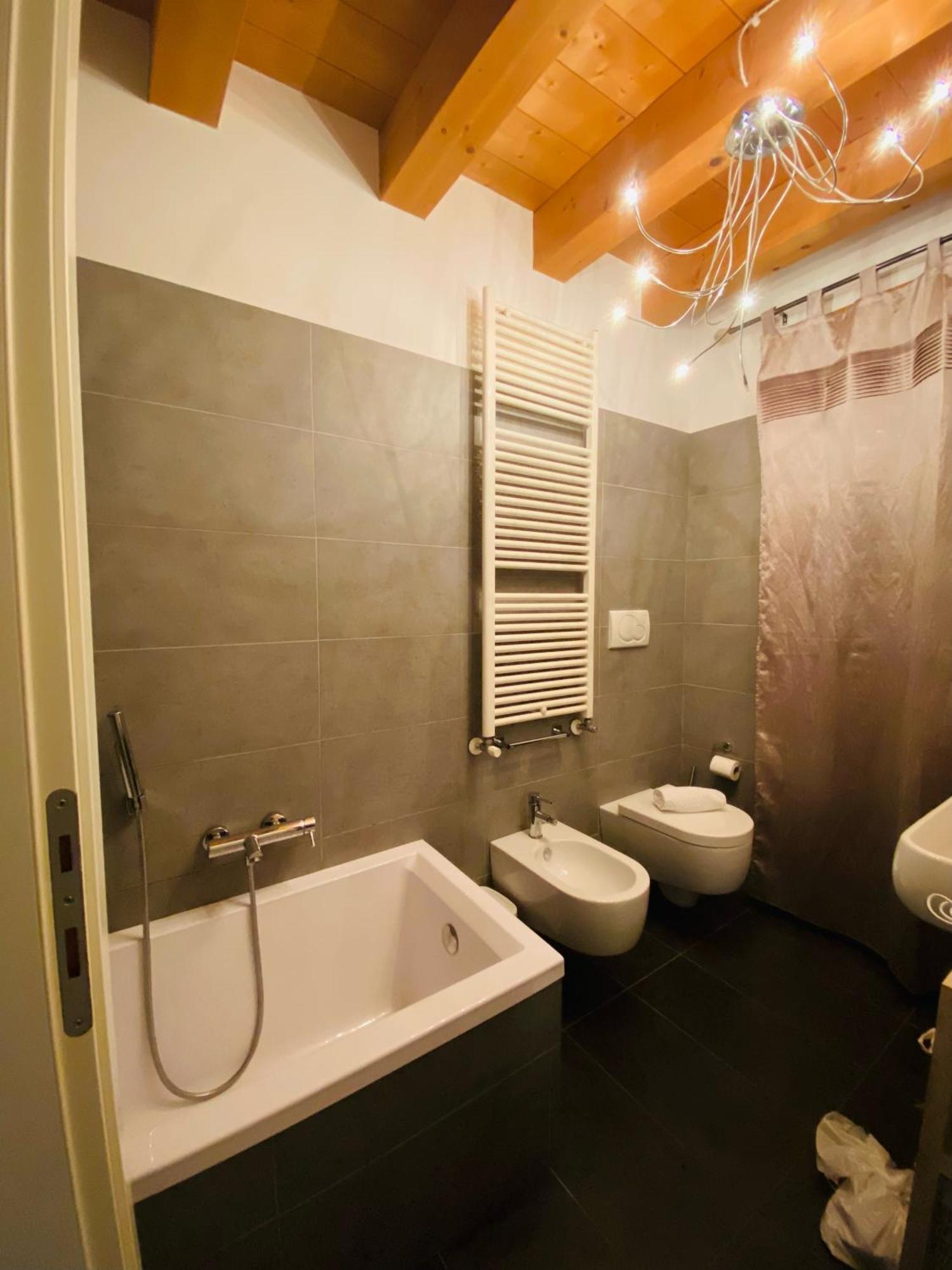 Central Luxury Garden Guest House Местре Экстерьер фото